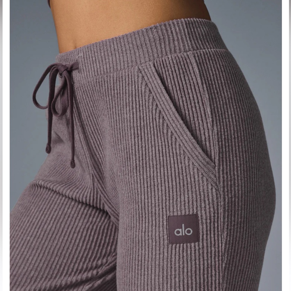 ALO Yoga Ribbed Pants in Purple